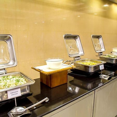 Hotel Tip Top Plaza Thane Buitenkant foto