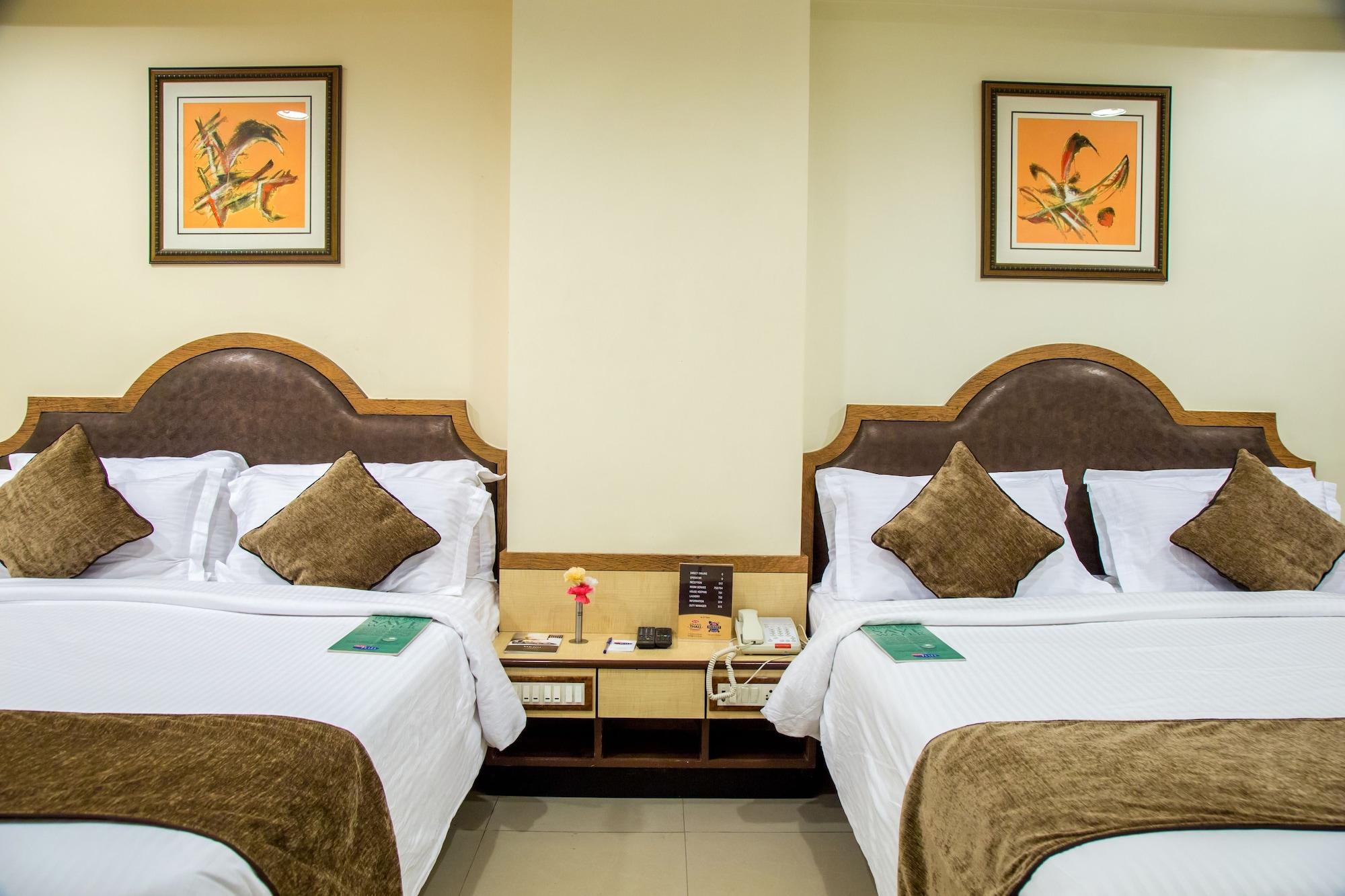 Hotel Tip Top Plaza Thane Buitenkant foto