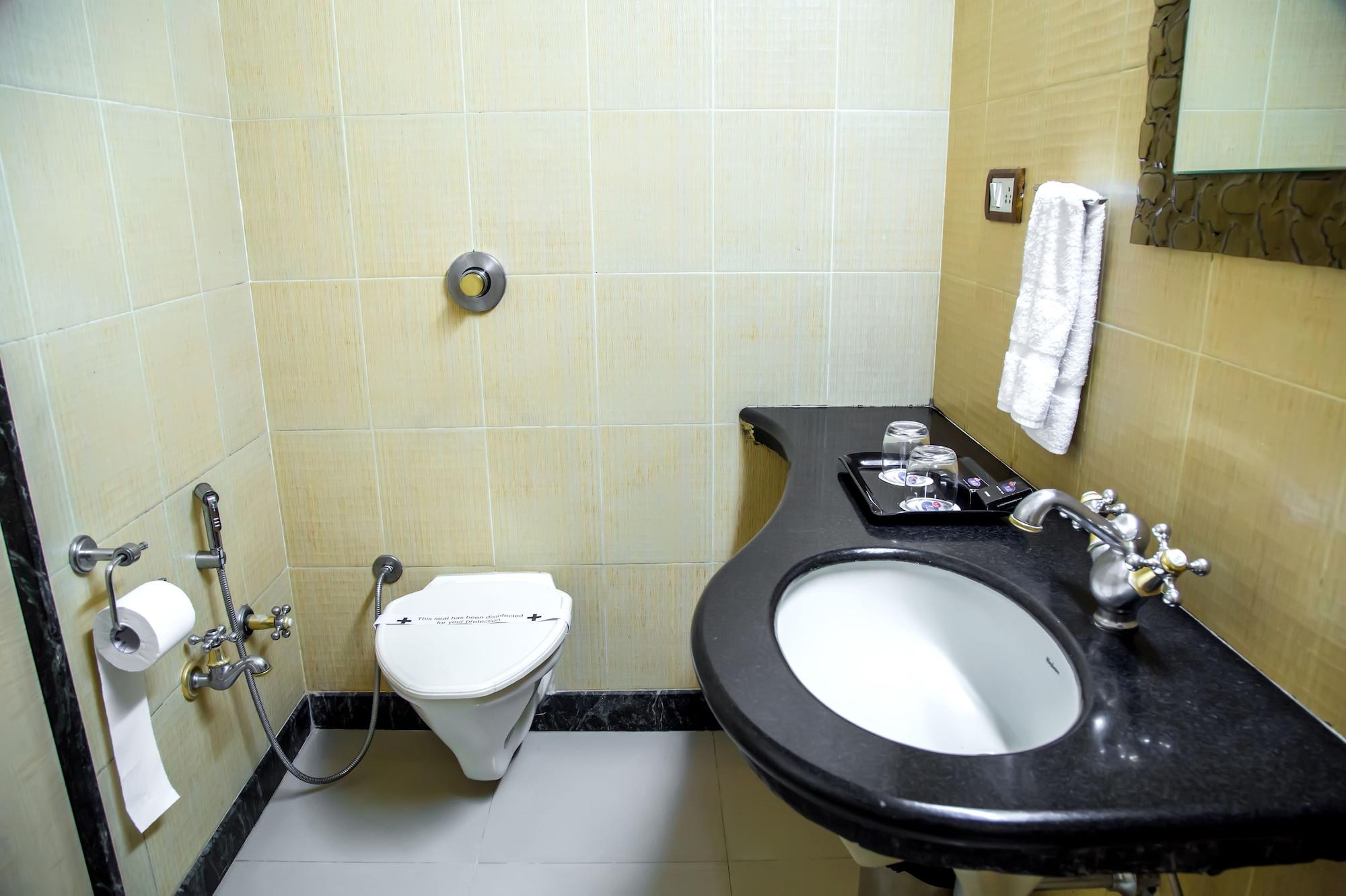Hotel Tip Top Plaza Thane Buitenkant foto