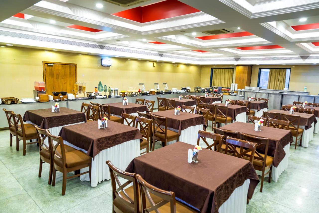 Hotel Tip Top Plaza Thane Buitenkant foto