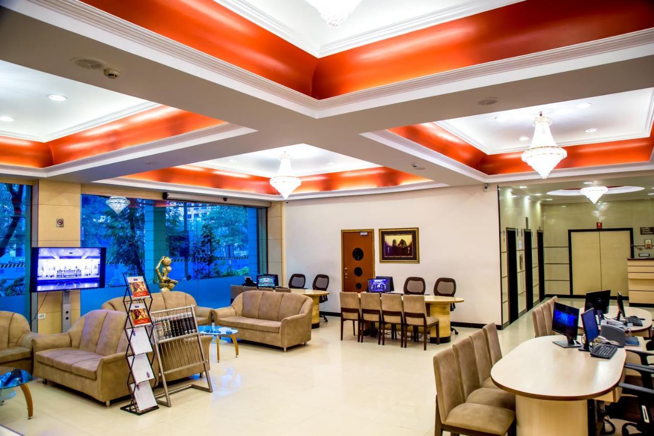 Hotel Tip Top Plaza Thane Buitenkant foto