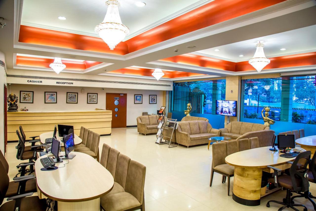 Hotel Tip Top Plaza Thane Buitenkant foto