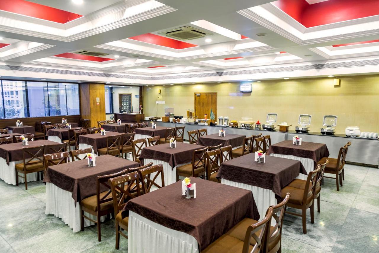 Hotel Tip Top Plaza Thane Buitenkant foto