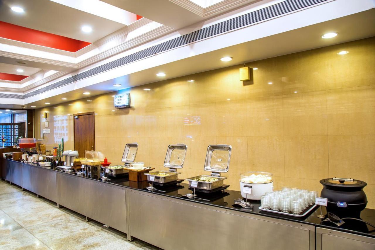 Hotel Tip Top Plaza Thane Buitenkant foto
