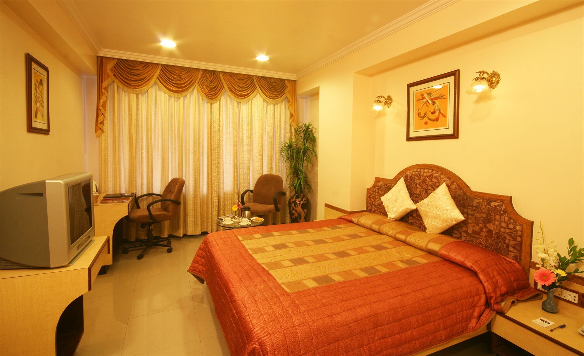 Hotel Tip Top Plaza Thane Buitenkant foto
